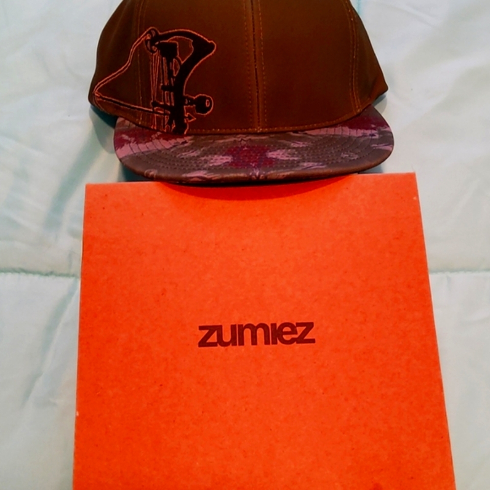 Camouflage baseball hat. Flat brim sm/ med  Deadeye outfitters